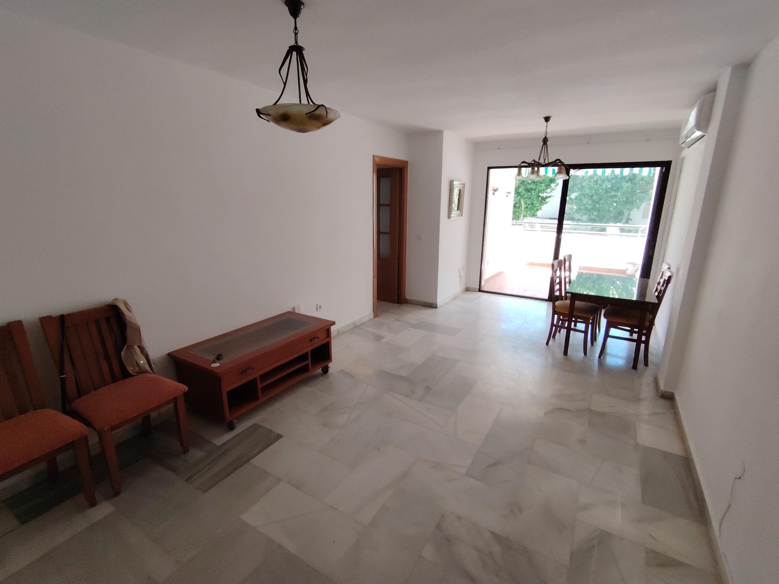 Imagen 1 Apartamento en venta en Torremolinos / Segunda linea de playa, a 100 mts del mar  