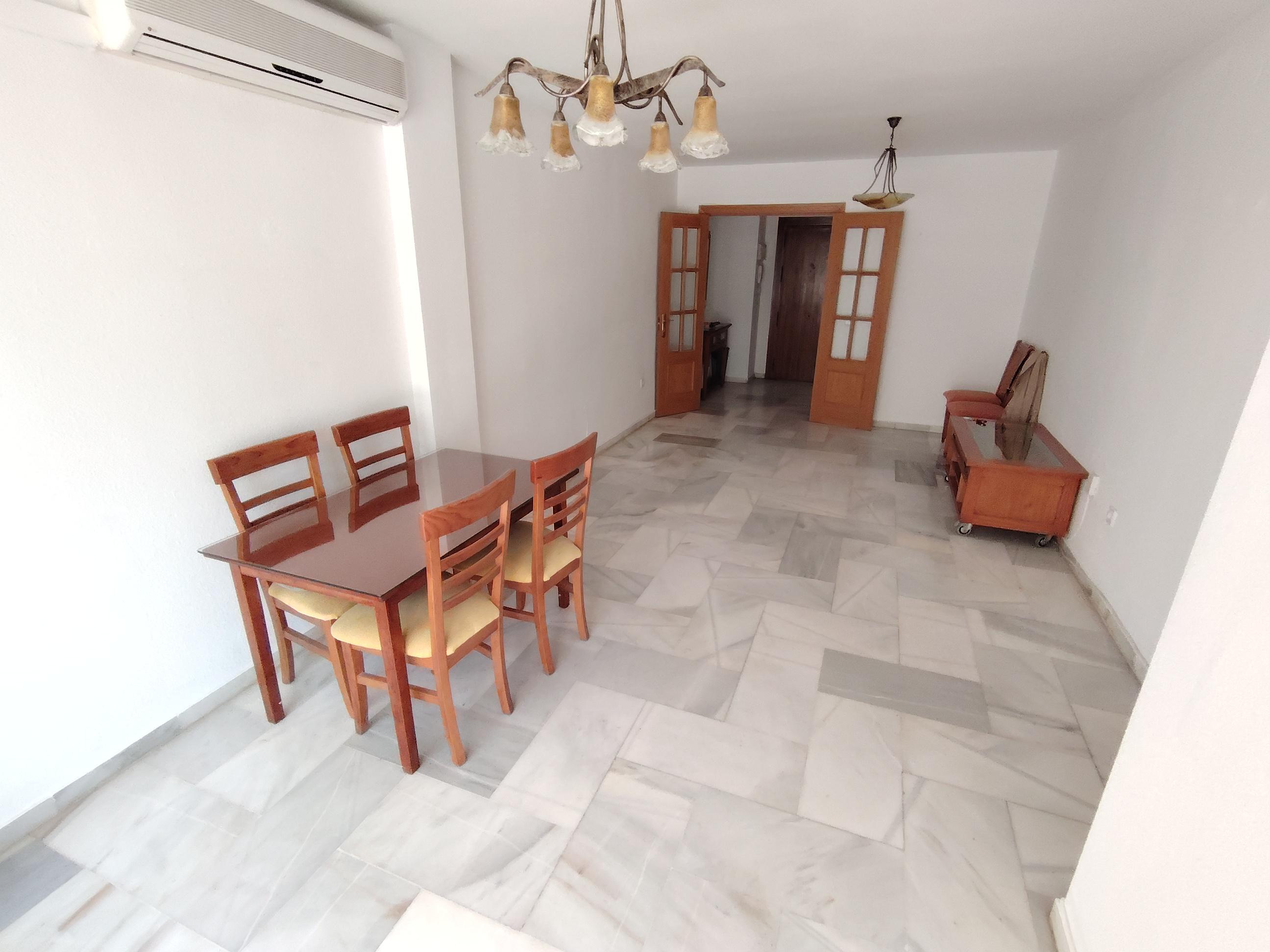 Imagen 5 Apartamento en venta en Torremolinos / Segunda linea de playa, a 100 mts del mar  