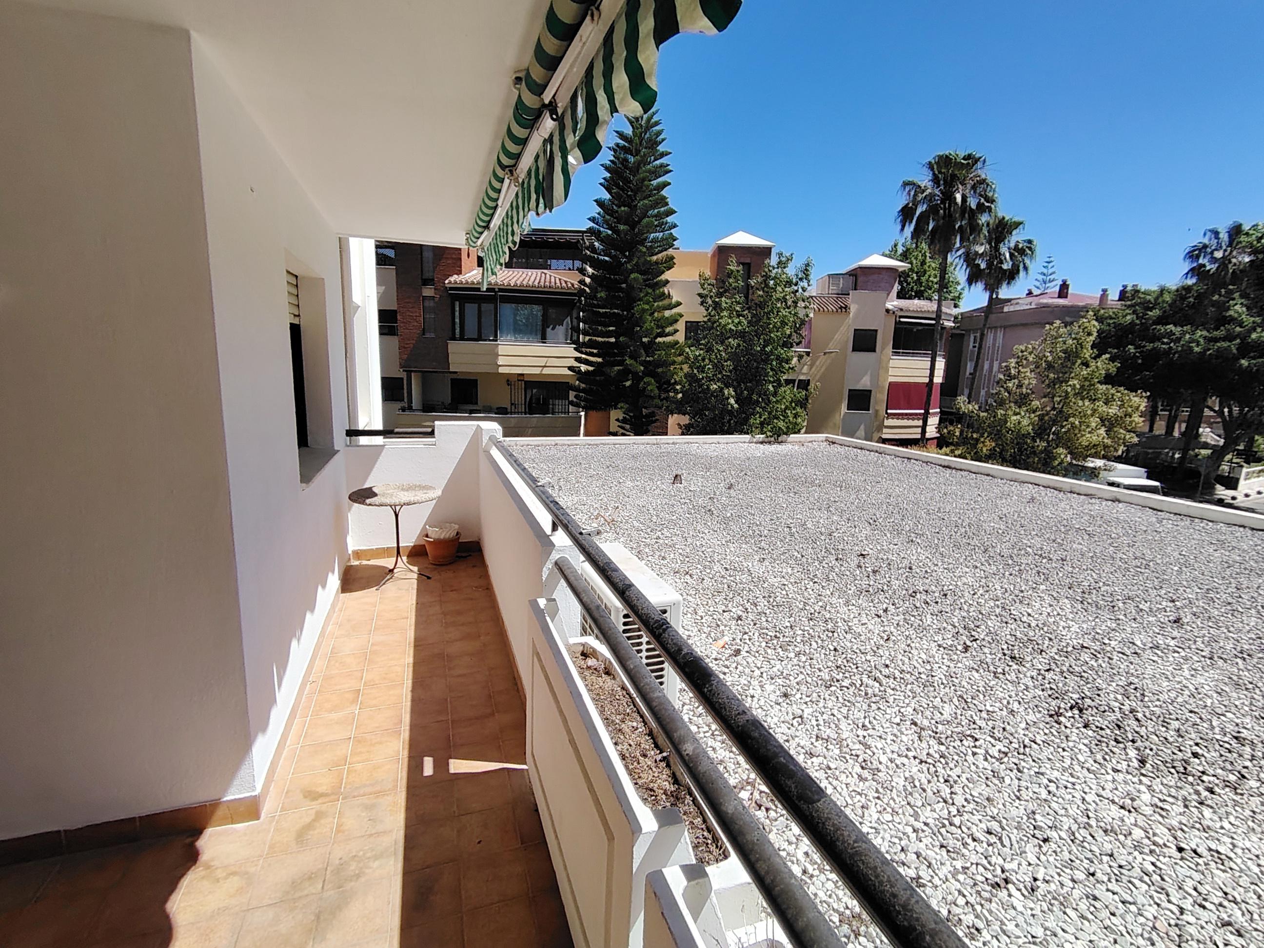 Imagen 14 Apartamento en venta en Torremolinos / Segunda linea de playa, a 100 mts del mar  