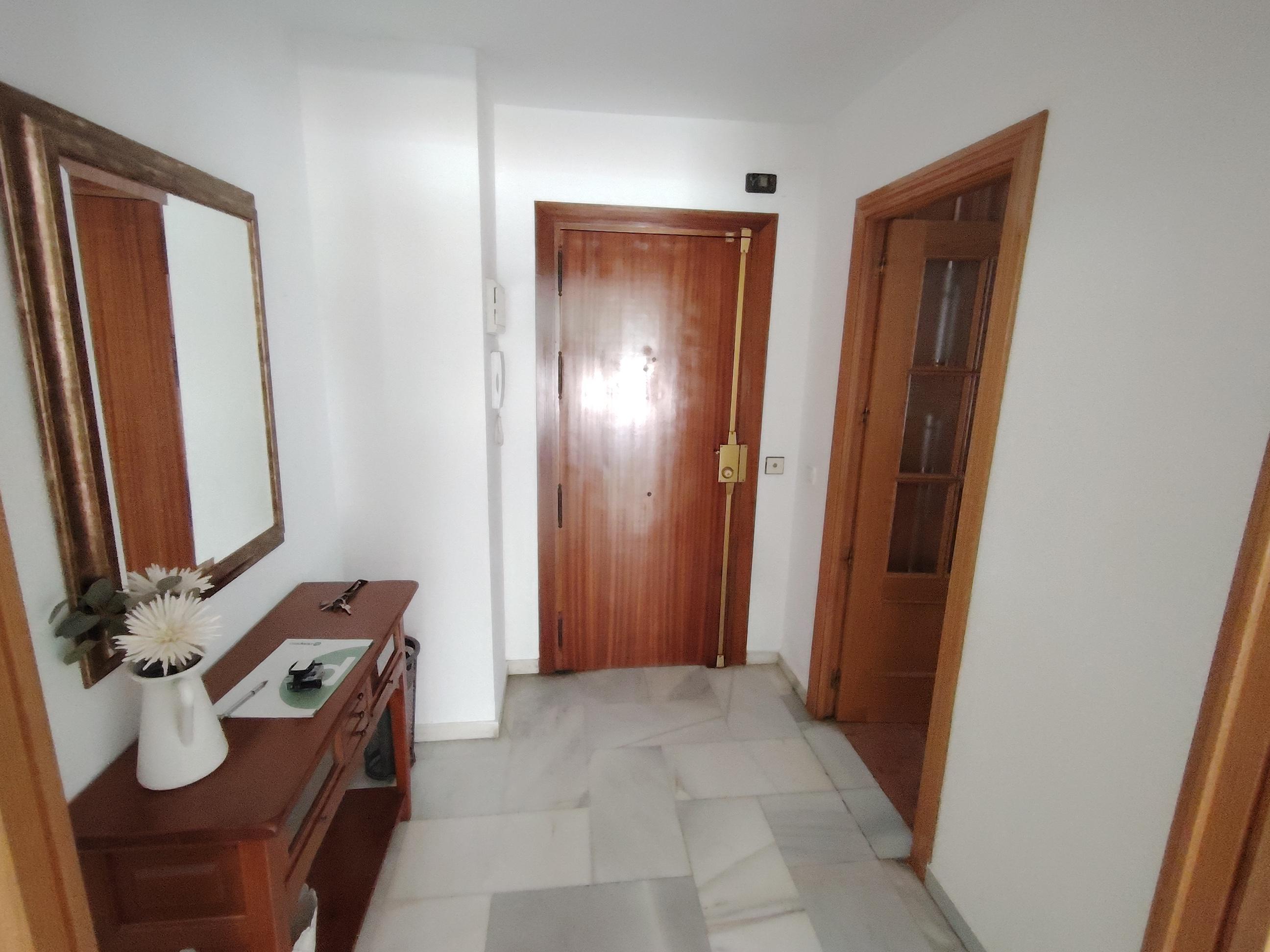 Imagen 21 Apartamento en venta en Torremolinos / Segunda linea de playa, a 100 mts del mar  