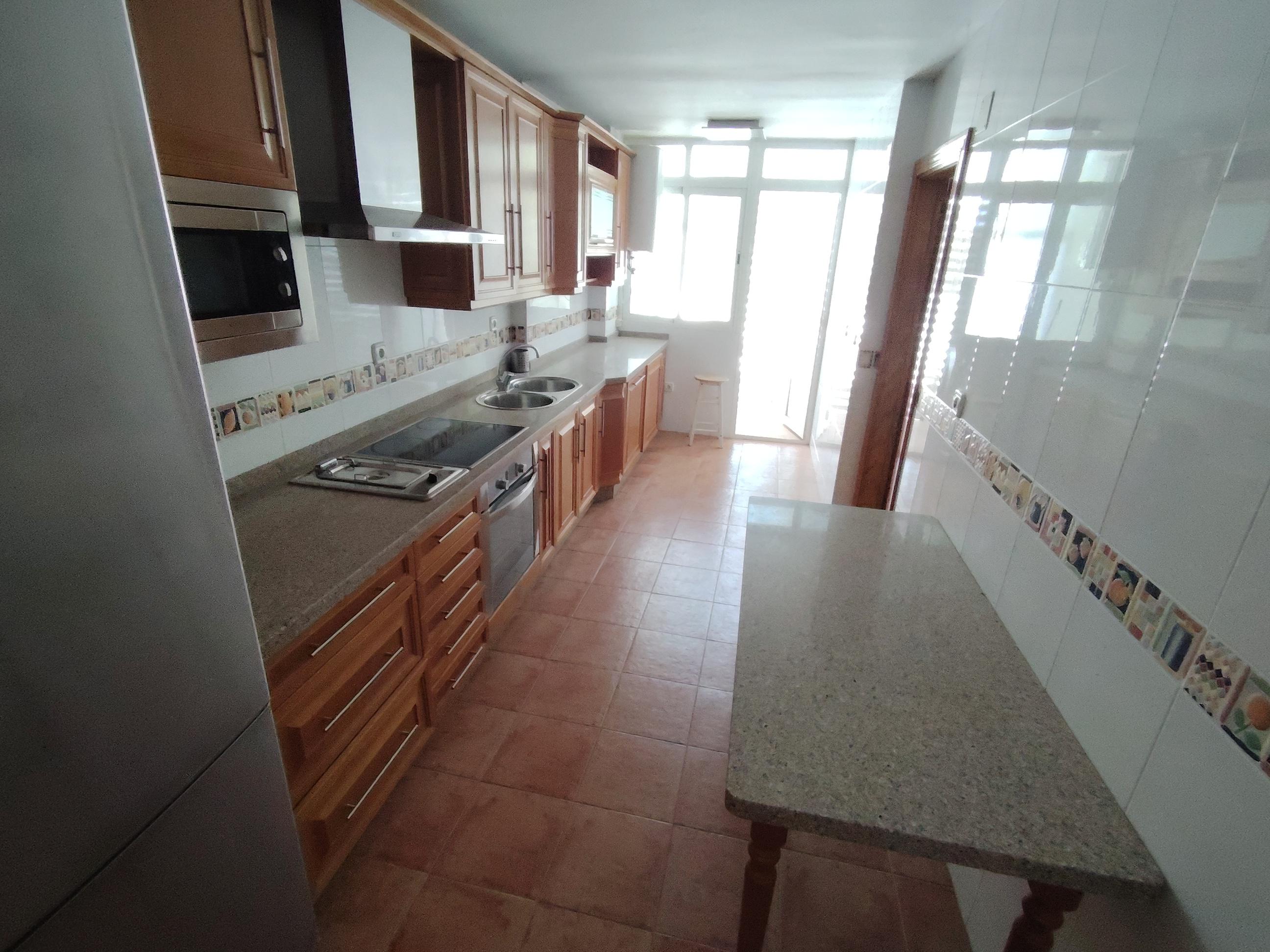 Imagen 4 Apartamento en venta en Torremolinos / Segunda linea de playa, a 100 mts del mar  