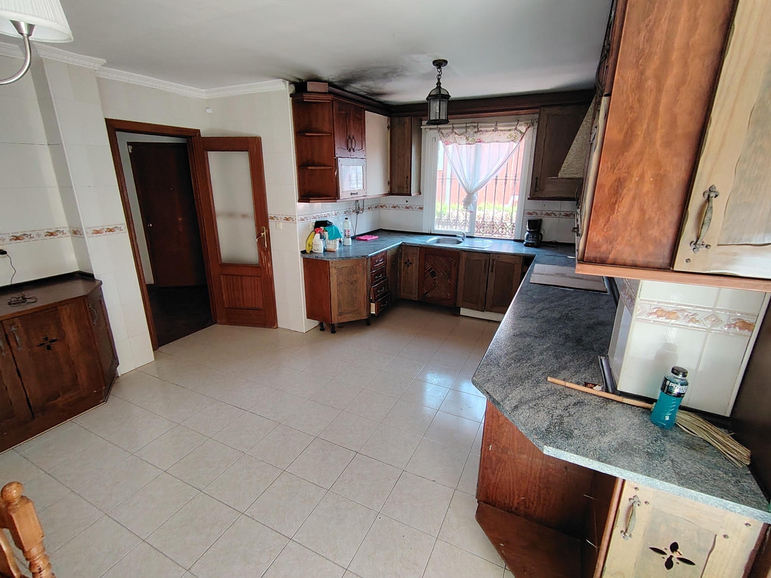 Imagen 2 Casa Pareada en venta en Alhaurín De La Torre / Muy cerca del mercadona sobre av de la Sol...