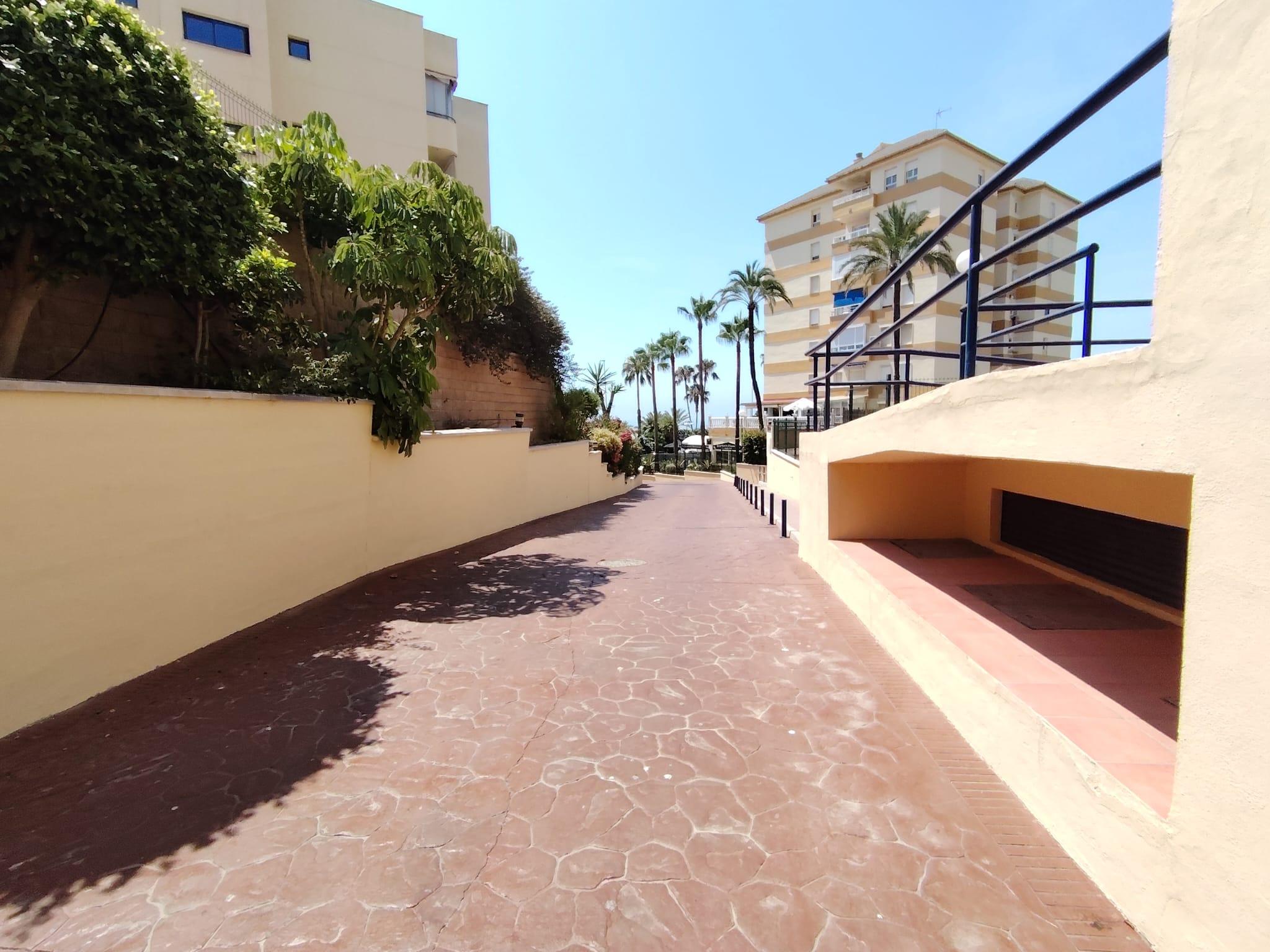 Imagen 18 Apartamento en venta en Benalmádena / A 50 metros de la rotonda de los Molinillos