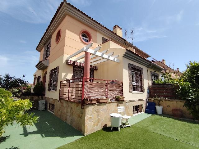 Imagen 2 Inmueble 303354 - Casa Pareada en venta en Alhaurín De La Torre / Urbanización Retamar 
