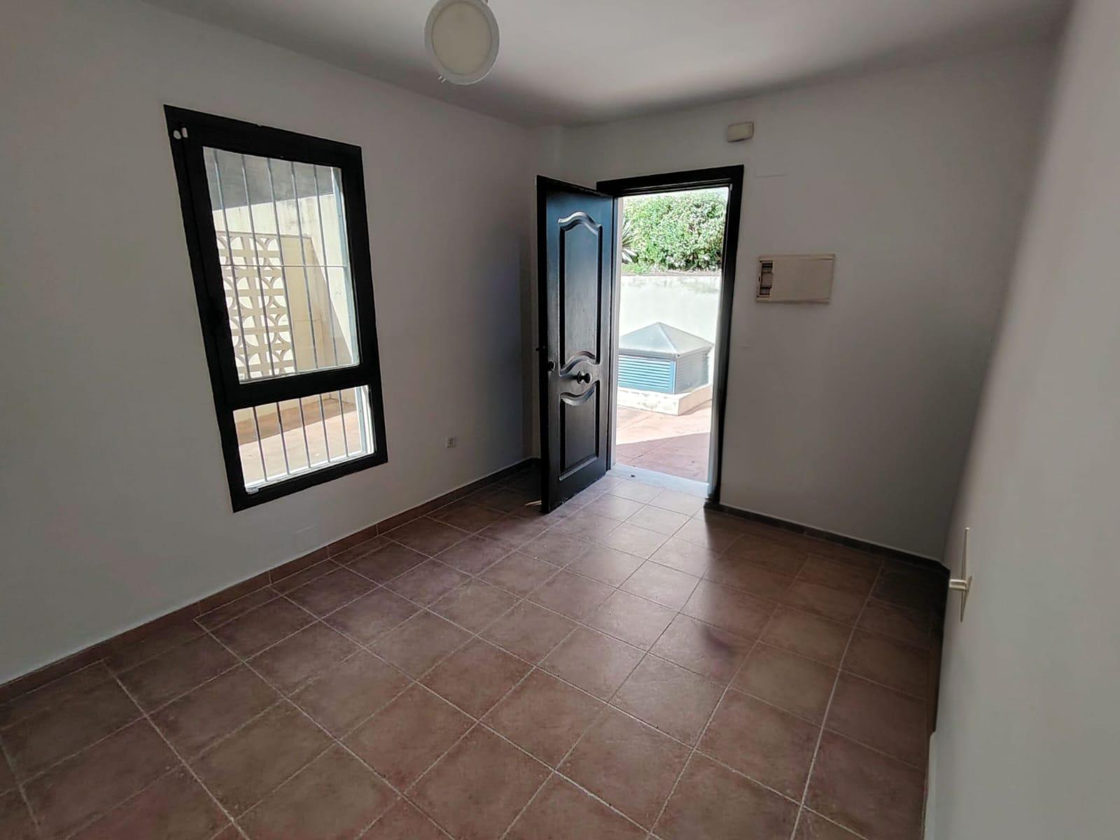 Imagen 10 Planta Baja en venta en Benalmádena / A 100 mts de la rotonda de los molinetes