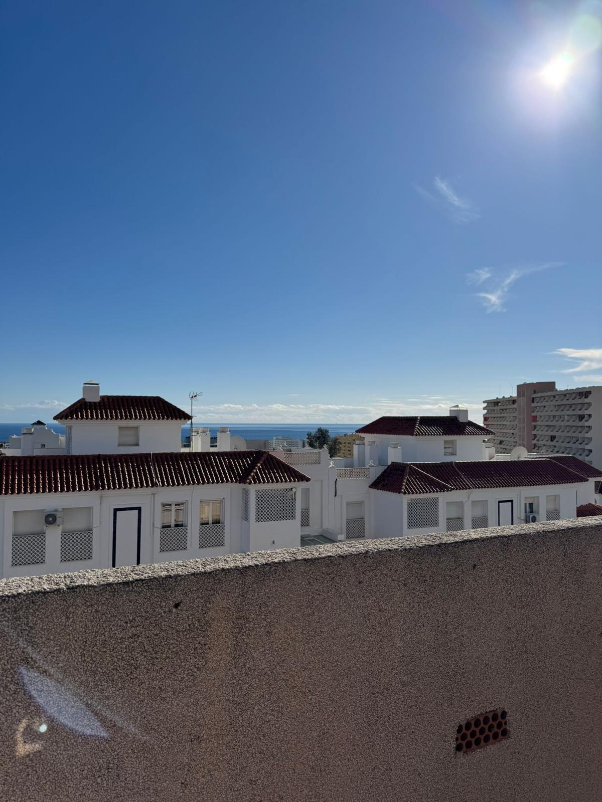 Imagen 2 Ático en venta en Torremolinos / Cerca de Av. Alcalde Miguel Escalona Quesada