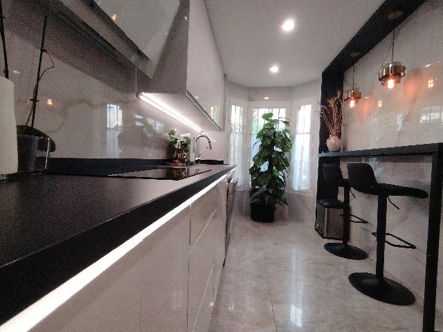 Imagen 8 Inmueble 303825 - Casa Adosada en venta en Mijas / Frente al mercadona, 300 mts del mar, zona de comercios 