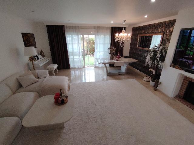 Imagen 5 Inmueble 303825 - Casa Adosada en venta en Mijas / Frente al mercadona, 300 mts del mar, zona de comercios 