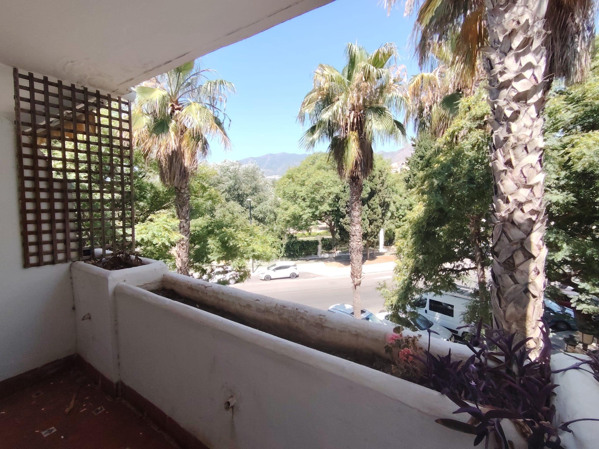 Imagen 2 Apartamento en venta en Benalmádena / Frente al parque la Paloma, 300 mts del mar
