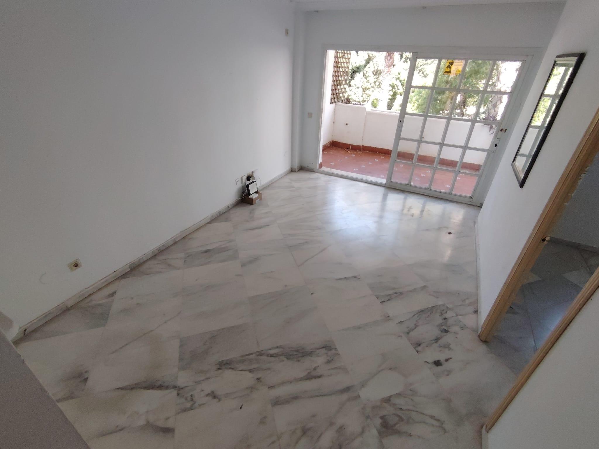 Imagen 3 Apartamento en venta en Benalmádena / Frente al parque la Paloma, 300 mts del mar