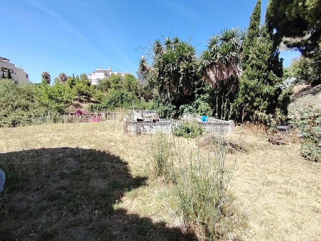 Imagen 5 Inmueble 304235 - Solar Urbano en venta en Benalmádena / Servicios: centros médicos, zona comercial y transporte