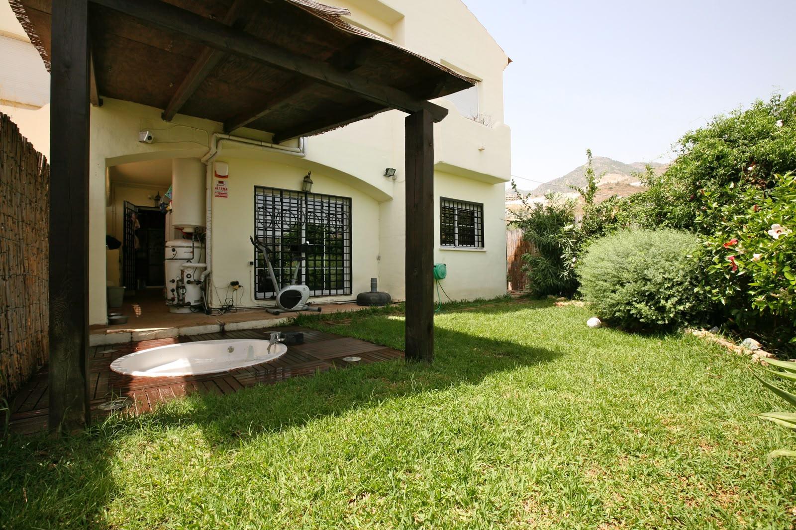 Imagen 2 Planta Baja en venta en Benalmádena / Frente al portal encontrarás un instituto y un colegio 