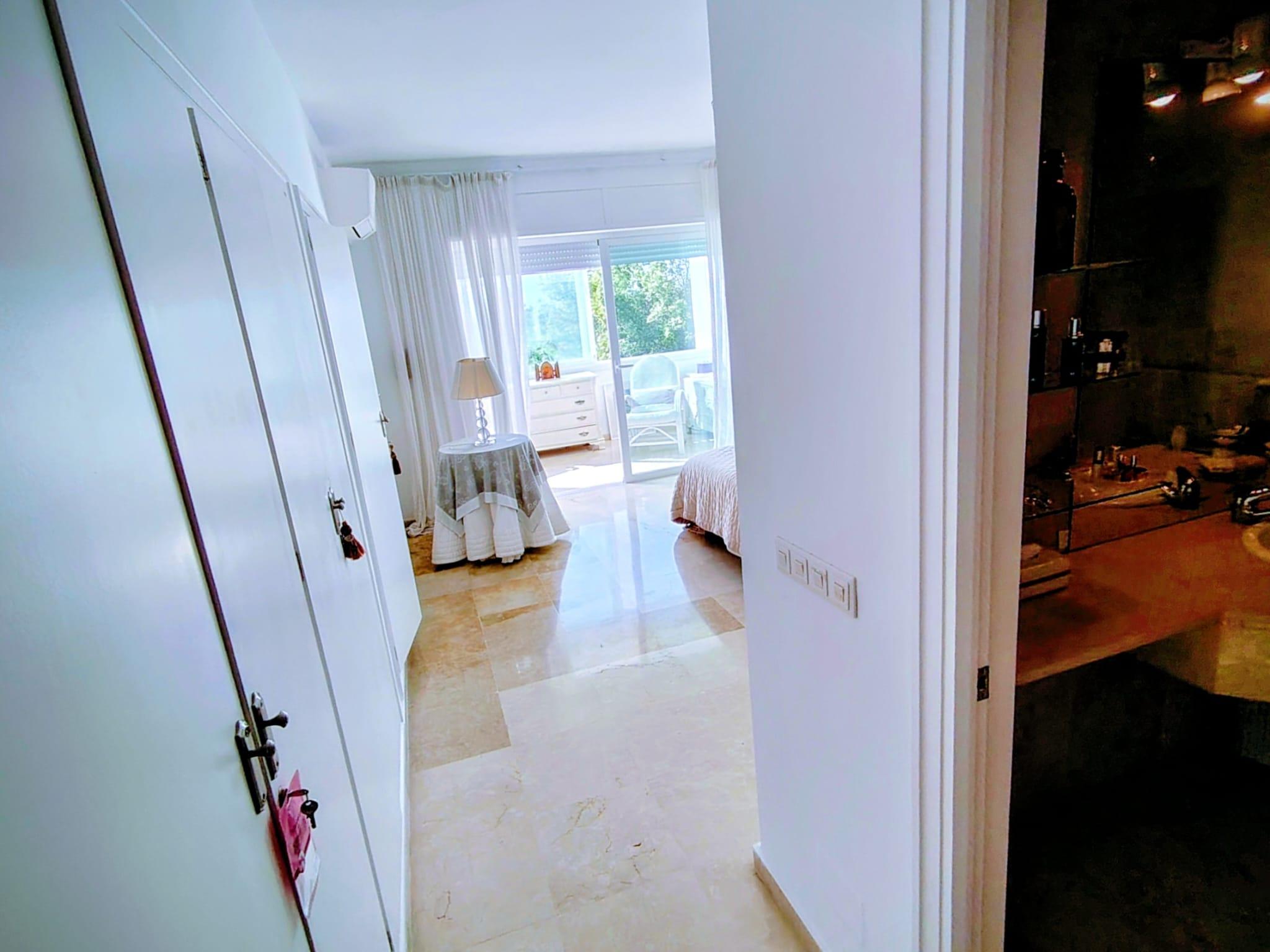 Imagen 12 Apartamento en venta en Marbella / Edificio el Jilguero cerca de la autopista del sol