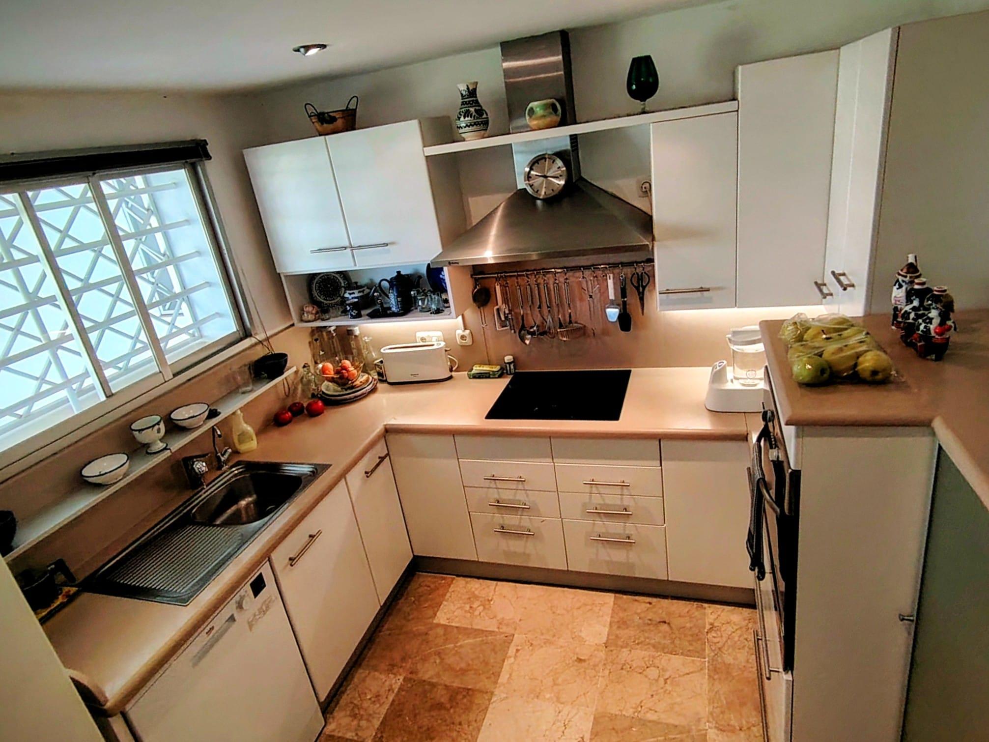 Imagen 8 Apartamento en venta en Marbella / Edificio el Jilguero cerca de la autopista del sol