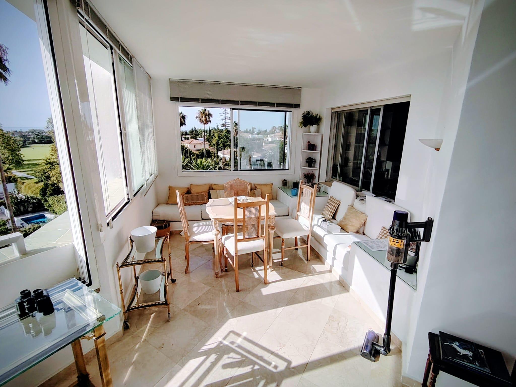 Imagen 3 Apartamento en venta en Marbella / Edificio el Jilguero cerca de la autopista del sol
