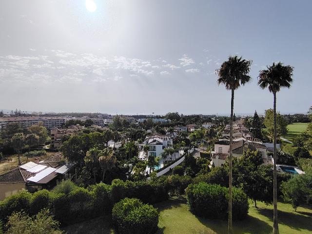 Imagen 1 Inmueble 304684 - Apartamento en venta en Marbella / Edificio el Jilguero cerca de la autopista del sol