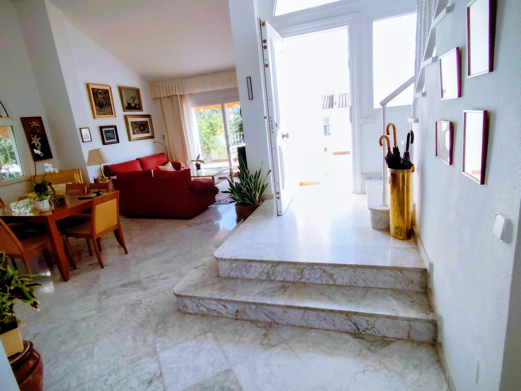 Imagen 5 Casa Pareada en venta en Málaga / A 10 minutos a pie de las playas de Pedregalejo El Palo