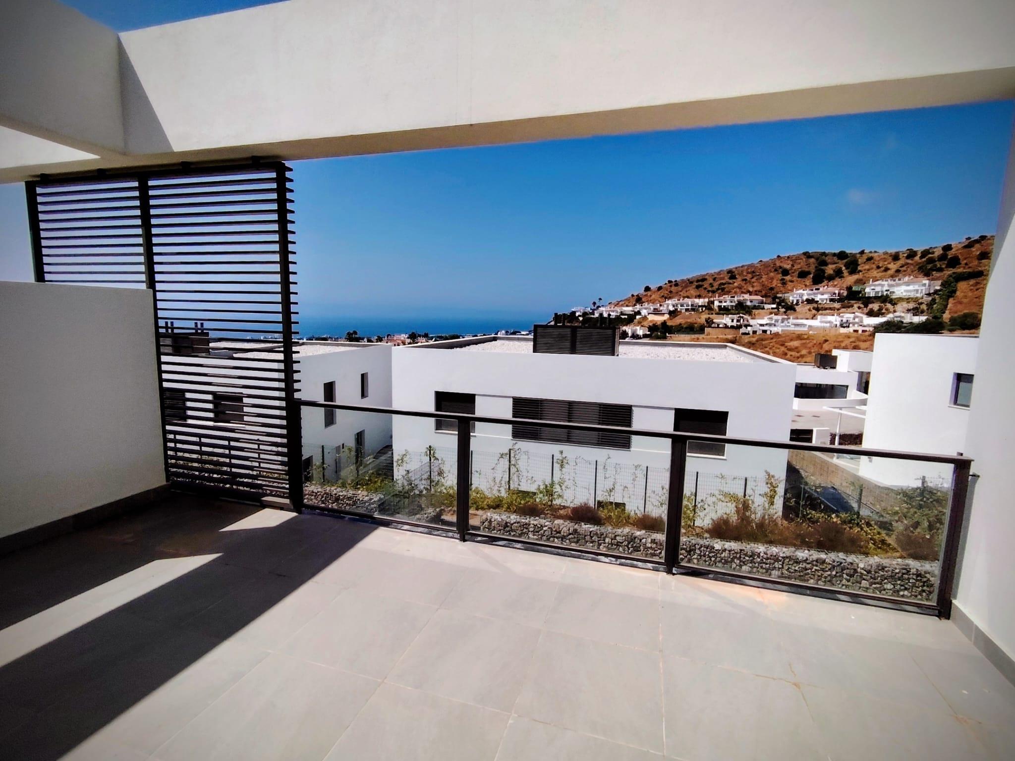 Imagen 1 Casa Adosada en venta en Mijas / Cerca de la autopista ap-7 urbanizacion Riviera Sol