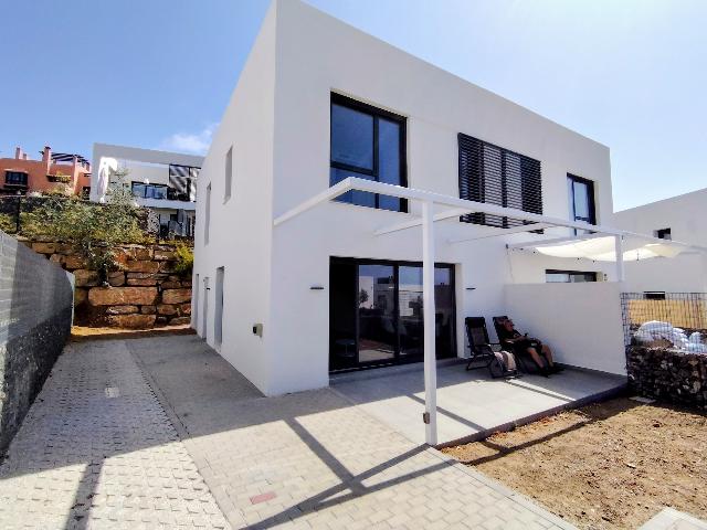 Imagen 1 Inmueble 305032 - Casa Pareada en venta en Mijas / Ubicada a solo 5 minutos de la playa y La Cala de Mijas