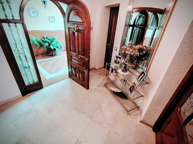 Imagen 18 Inmueble 305044 - Casa Aislada en venta en Benalmádena / La estación de Torremuelle se encuentra a 200 mts