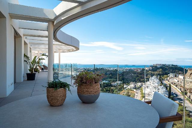 Imagen 1 Inmueble 305072 - Ático en venta en Benahavís / En Benahavis ubicado entre Marbella La Zagaleta
