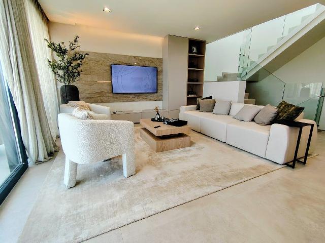 Imagen 5 Inmueble 305162 - Casa Adosada en venta en Fuengirola / A pocos metros de la estacion del Renfe Carvajal
