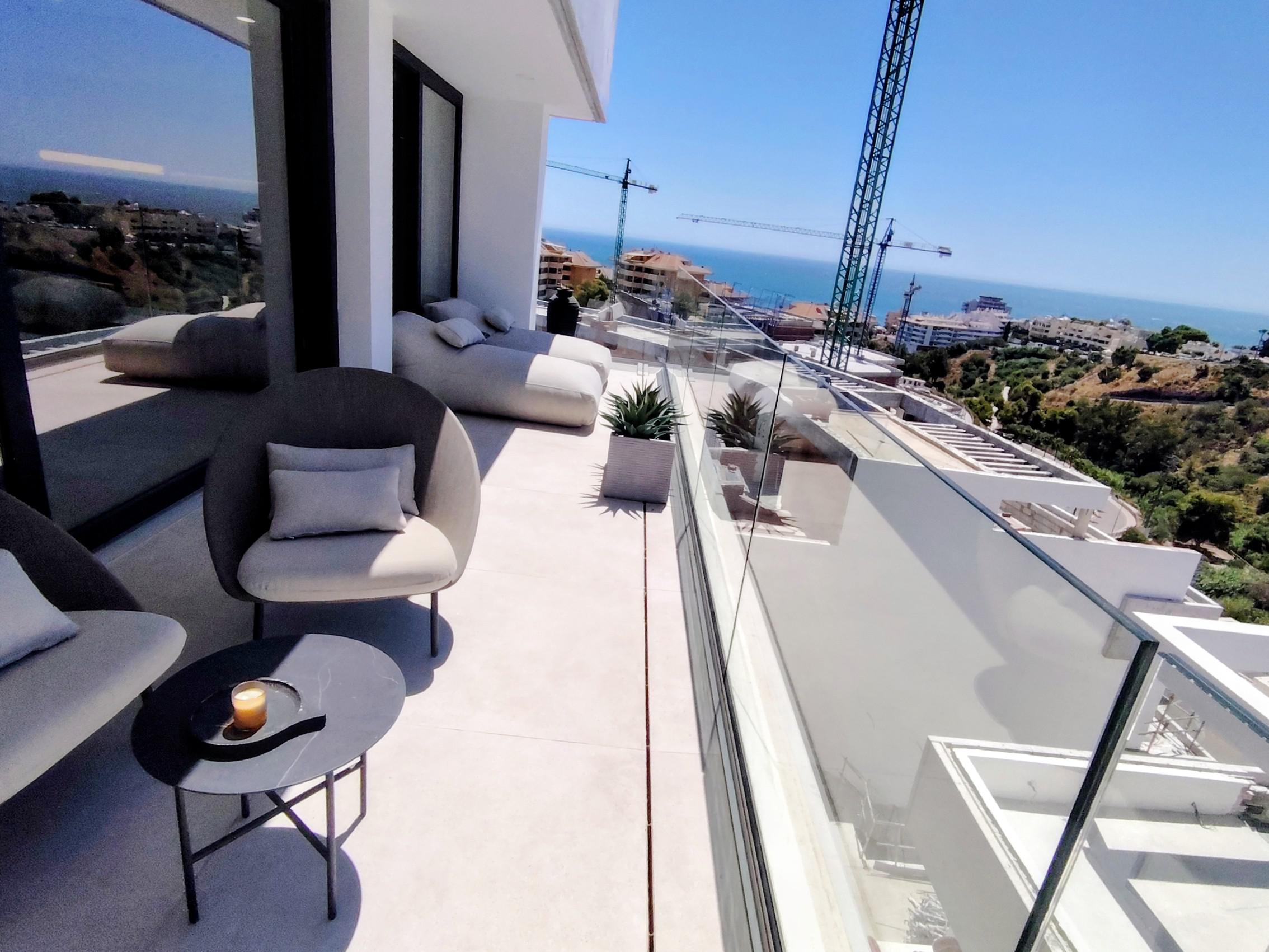 Imagen 5 Casa Adosada en venta en Fuengirola / A 200 mts de la estacion de Renfe Carabajal