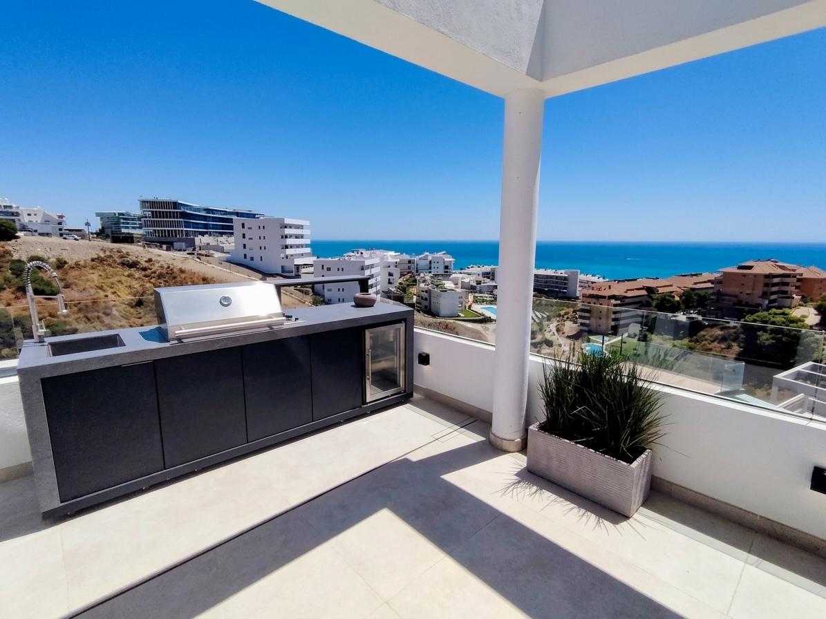 Imagen 7 Casa Adosada en venta en Fuengirola / A 200 mts de la estacion de Renfe Carvajal