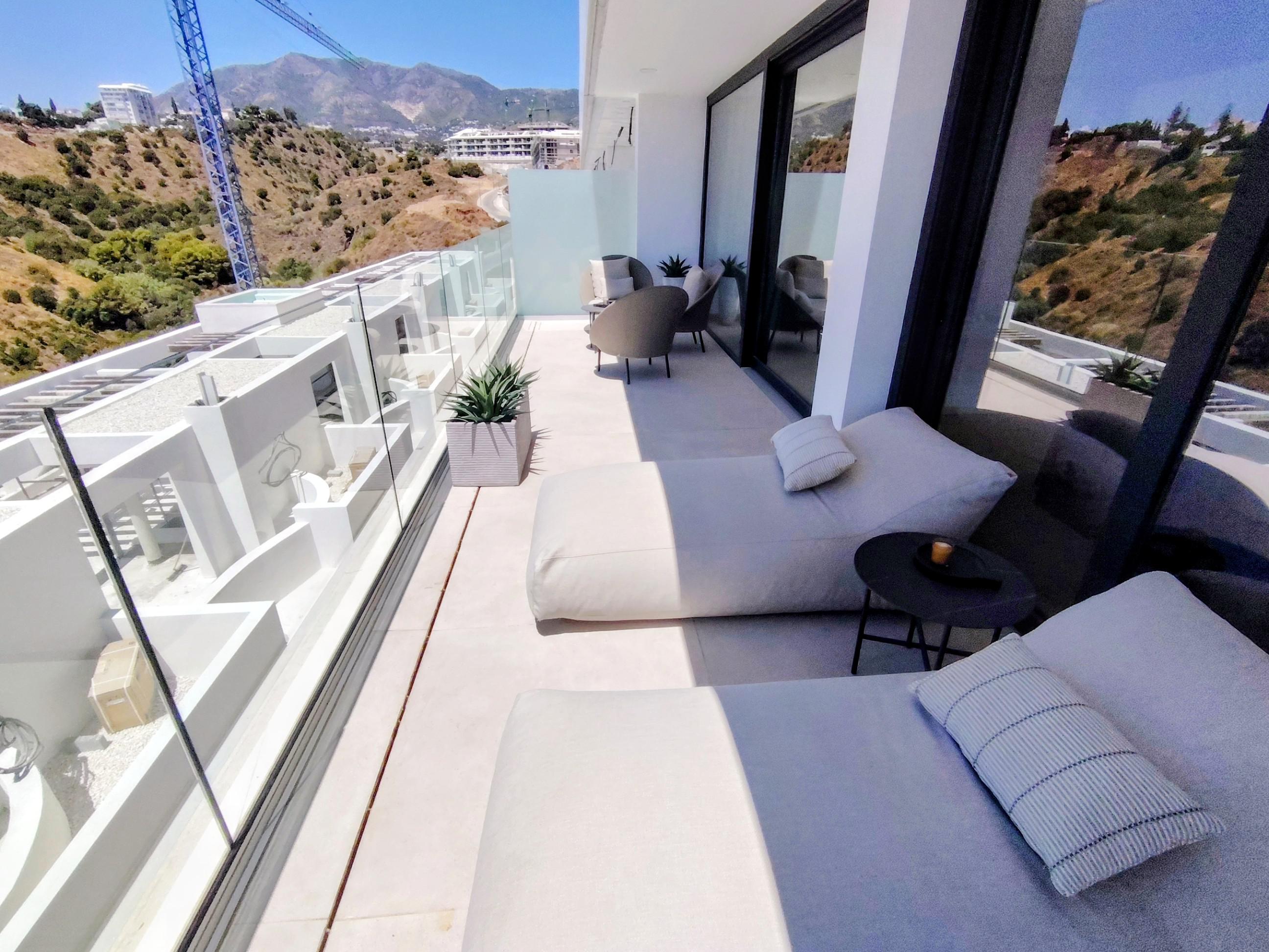 Imagen 6 Casa Adosada en venta en Fuengirola / A 200 mts de la estacion de Renfe Carabajal