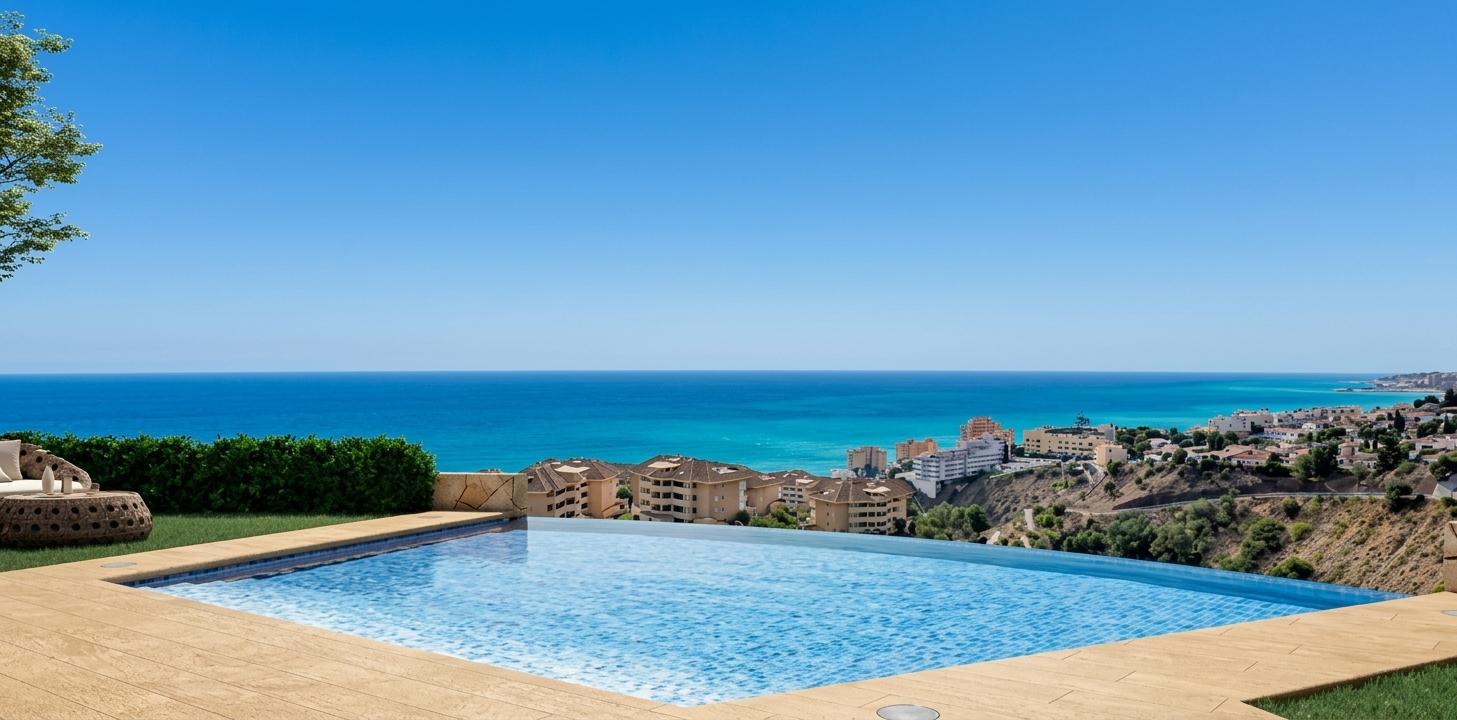 Imagen 12 Casa Adosada en venta en Fuengirola / A 200 mts de la estacion de Renfe Carvajal