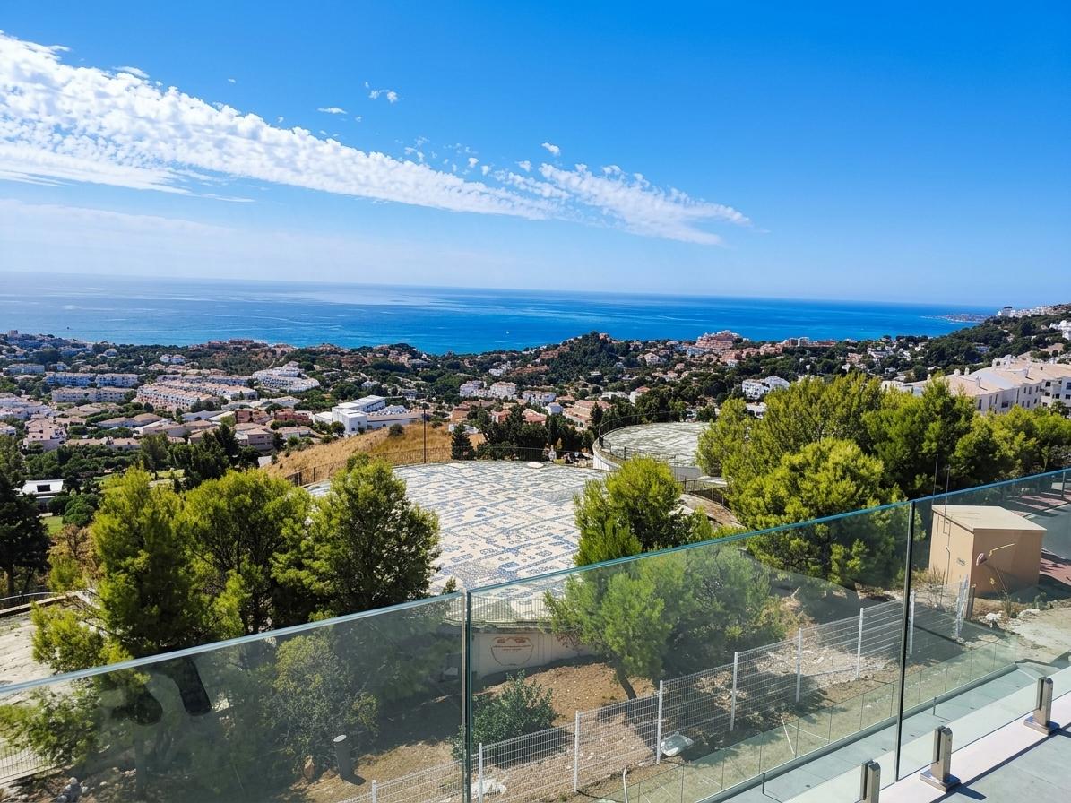 Imagen 1 Apartamento en venta en Benalmádena / Cerca de la autovia 