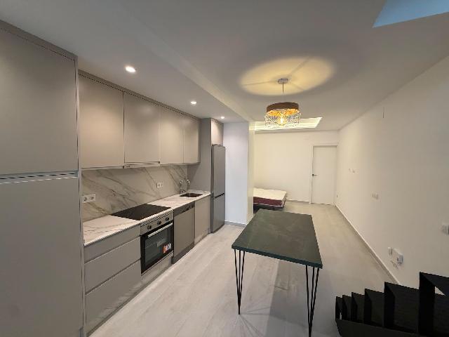 Imagen 3 Inmueble 305197 - Dúplex en venta en Torremolinos / Excelente ubicación. 