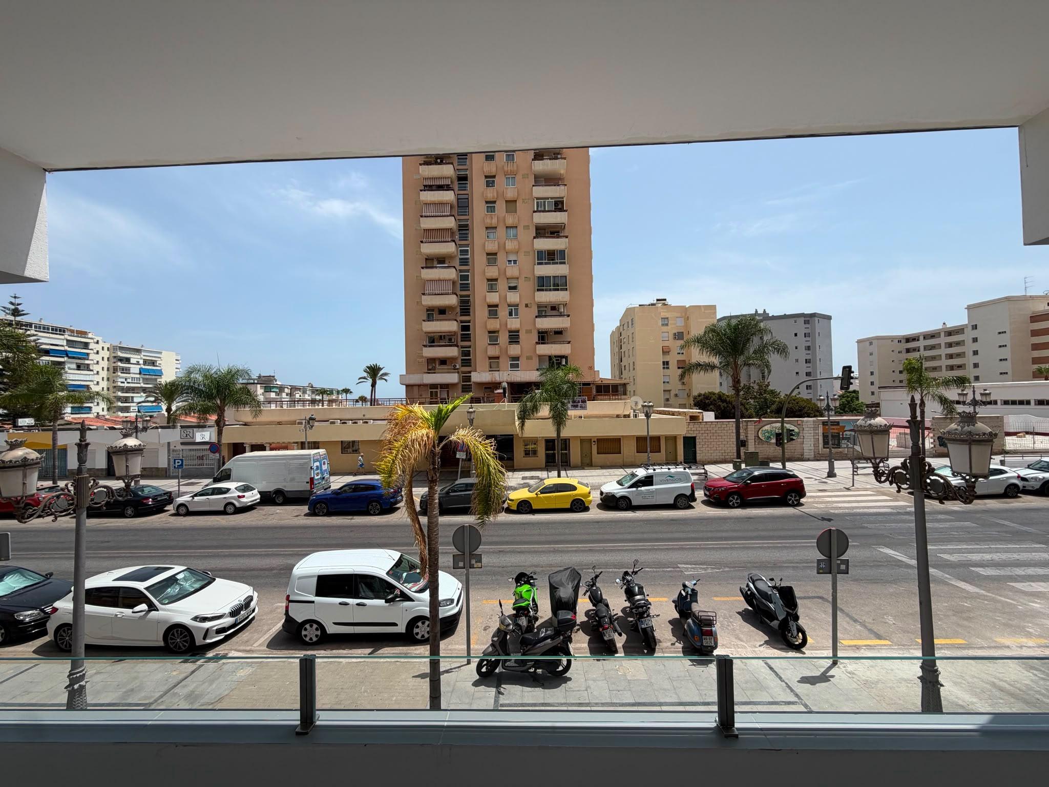 Imagen 21 Dúplex en venta en Torremolinos / Excelente ubicación. 