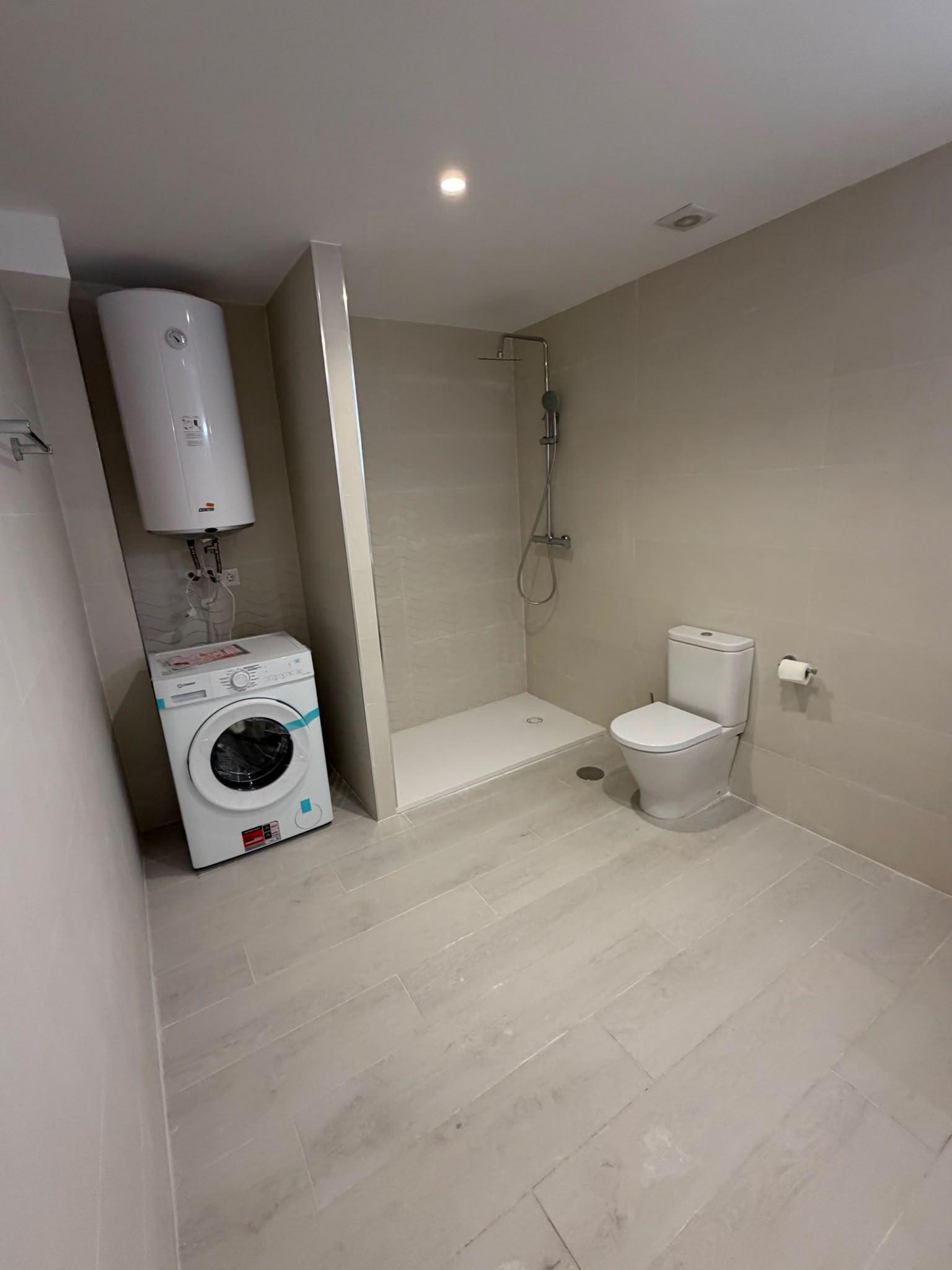 Imagen 9 Dúplex en venta en Torremolinos / Excelente ubicación. 