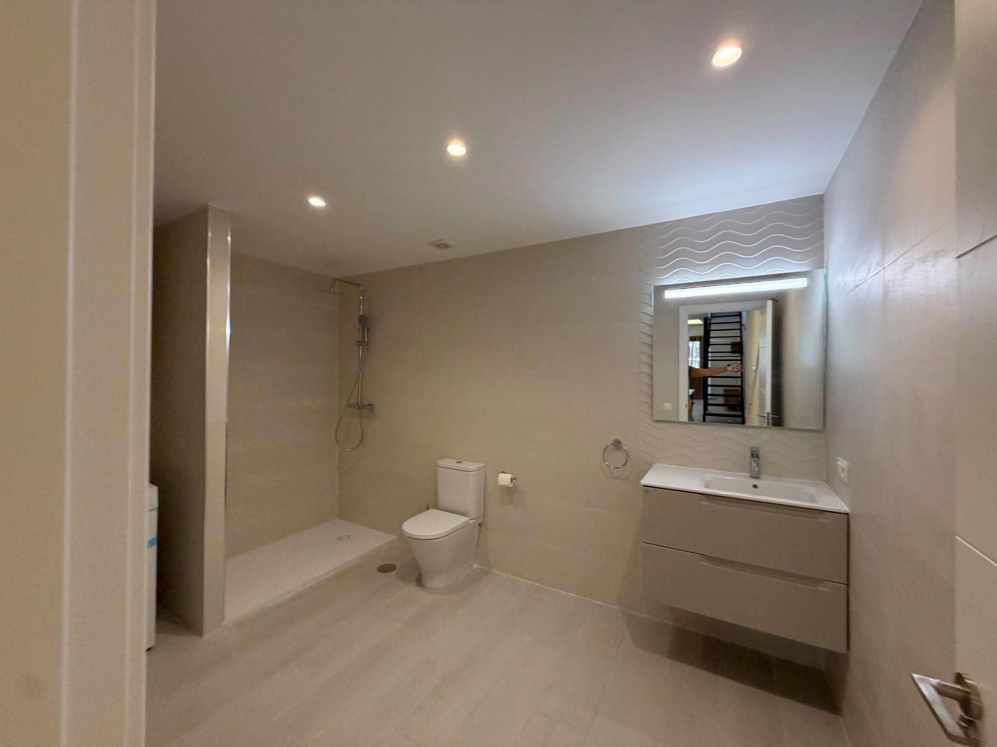Imagen 7 Dúplex en venta en Torremolinos / Excelente ubicación. 