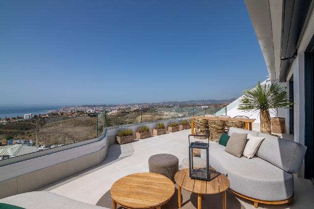 Imagen 1 Inmueble 305377 - Ático en venta en Fuengirola / Av. Fuengirola, cerca de la autovia 