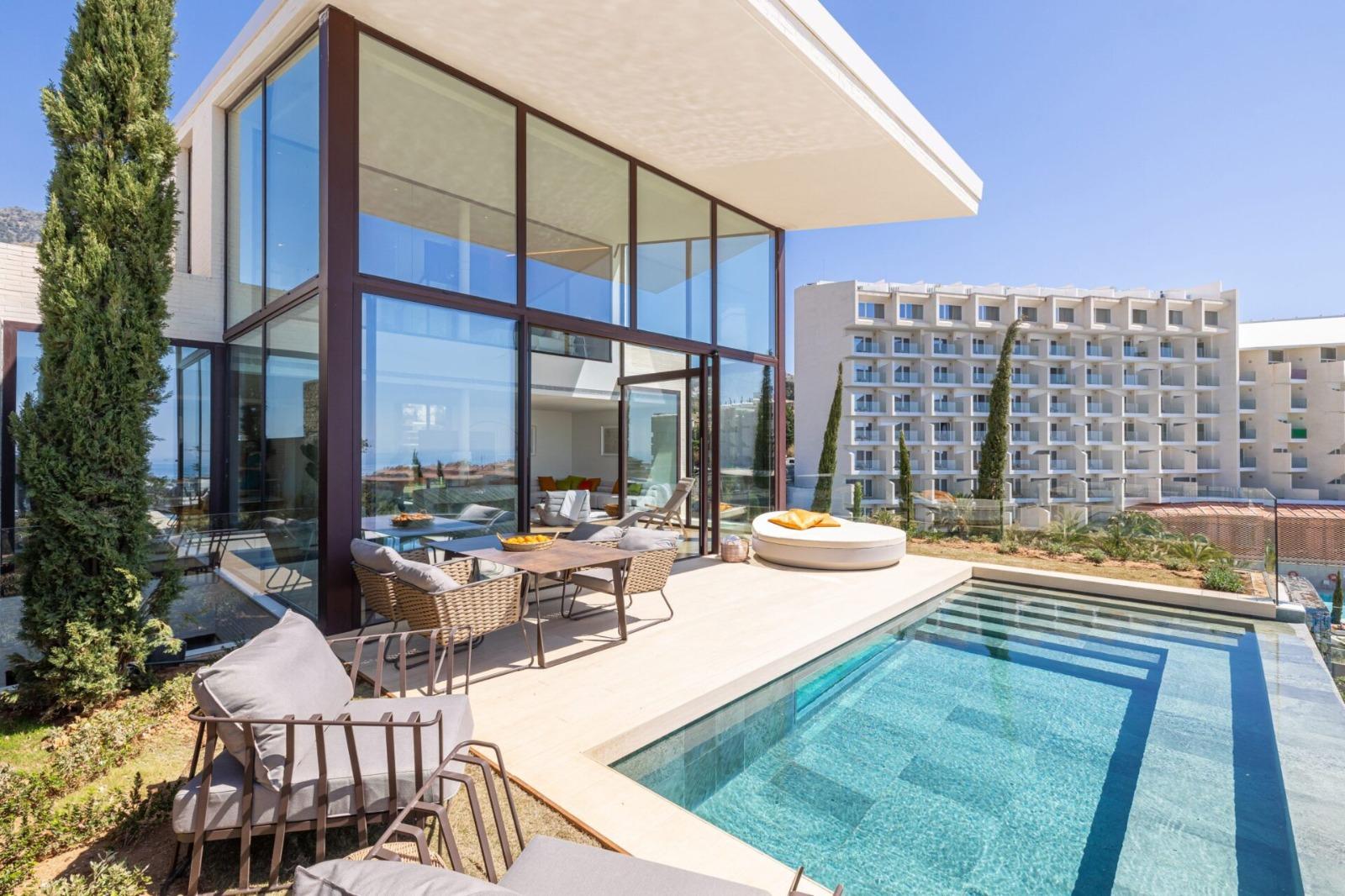Imagen 2 Casa Adosada en venta en Benalmádena / A 5 minutos de Autovía A 7, 5 min de Playa Carvajal 
