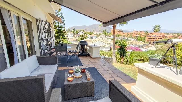 Imagen 3 Inmueble 305620 - Casa Aislada en venta en Estepona / Aminutos de playa de la Galera.