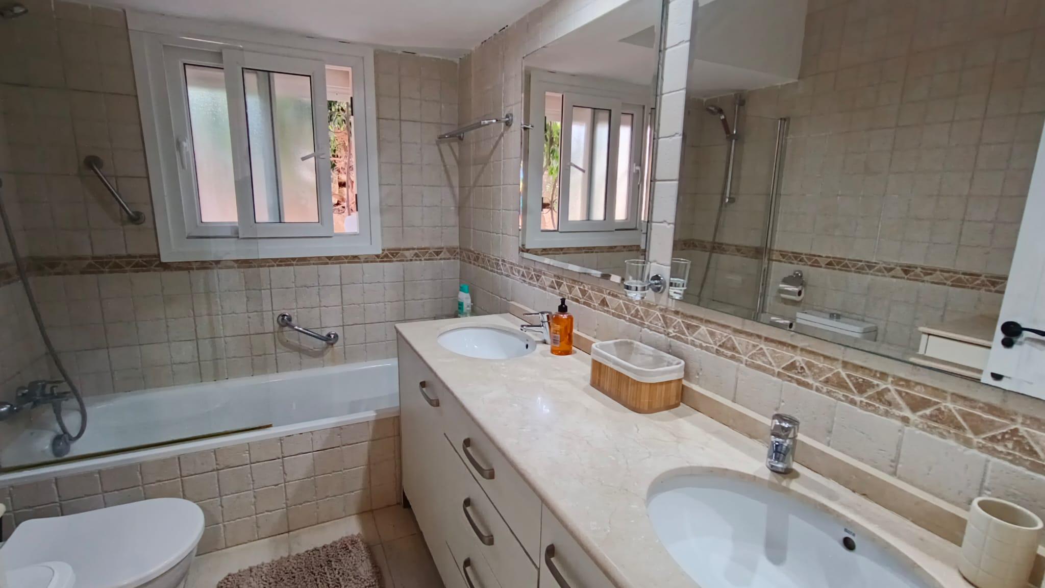 Imagen 23 Casa Aislada en venta en Estepona / Aminutos de playa de la Galera.