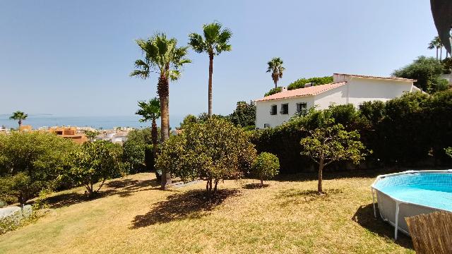 Imagen 10 Inmueble 305620 - Casa Aislada en venta en Estepona / Aminutos de playa de la Galera.