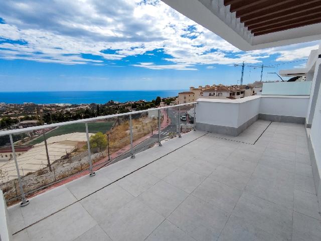 Imagen 1 Inmueble 305725 - Ático en venta en Benalmádena / A metros del centro de Benalmadena Pueblo