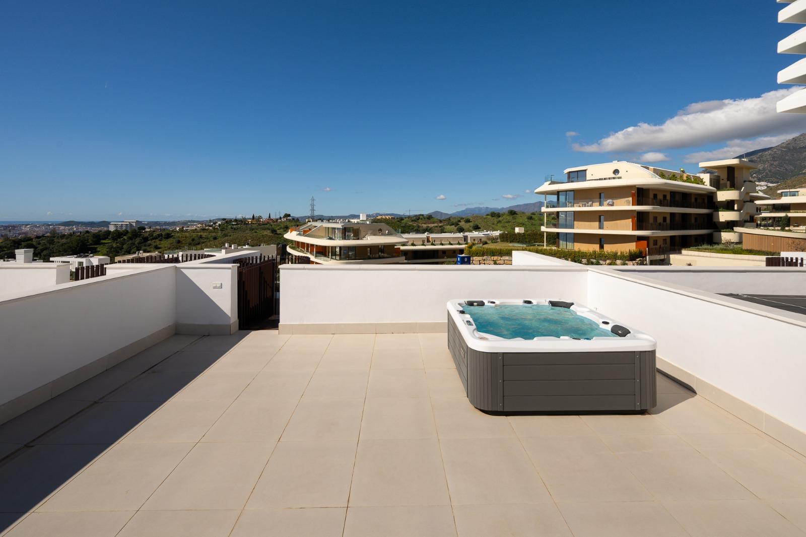 Imagen 17 Ático en venta en Fuengirola / A 5 minutos de la playa, montaña y acceso rápido a A7. 