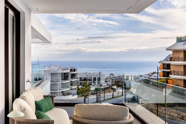 Imagen 2 Inmueble 305759 - Apartamento en venta en Fuengirola / Sobre avenida Fuengirola entre la Ap-7 y el mar.