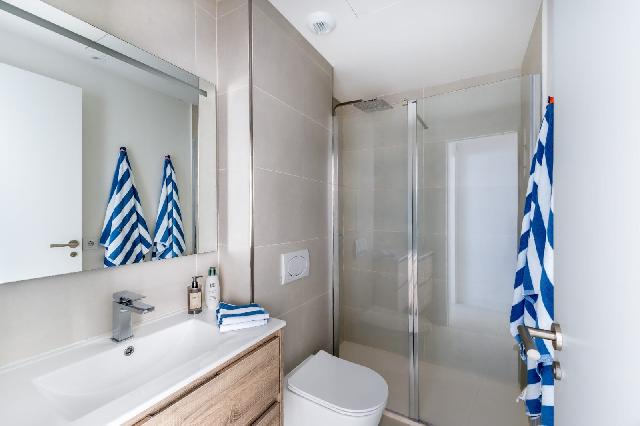 Imagen 21 Inmueble 305759 - Apartamento en venta en Fuengirola / Sobre avenida Fuengirola entre la Ap-7 y el mar.