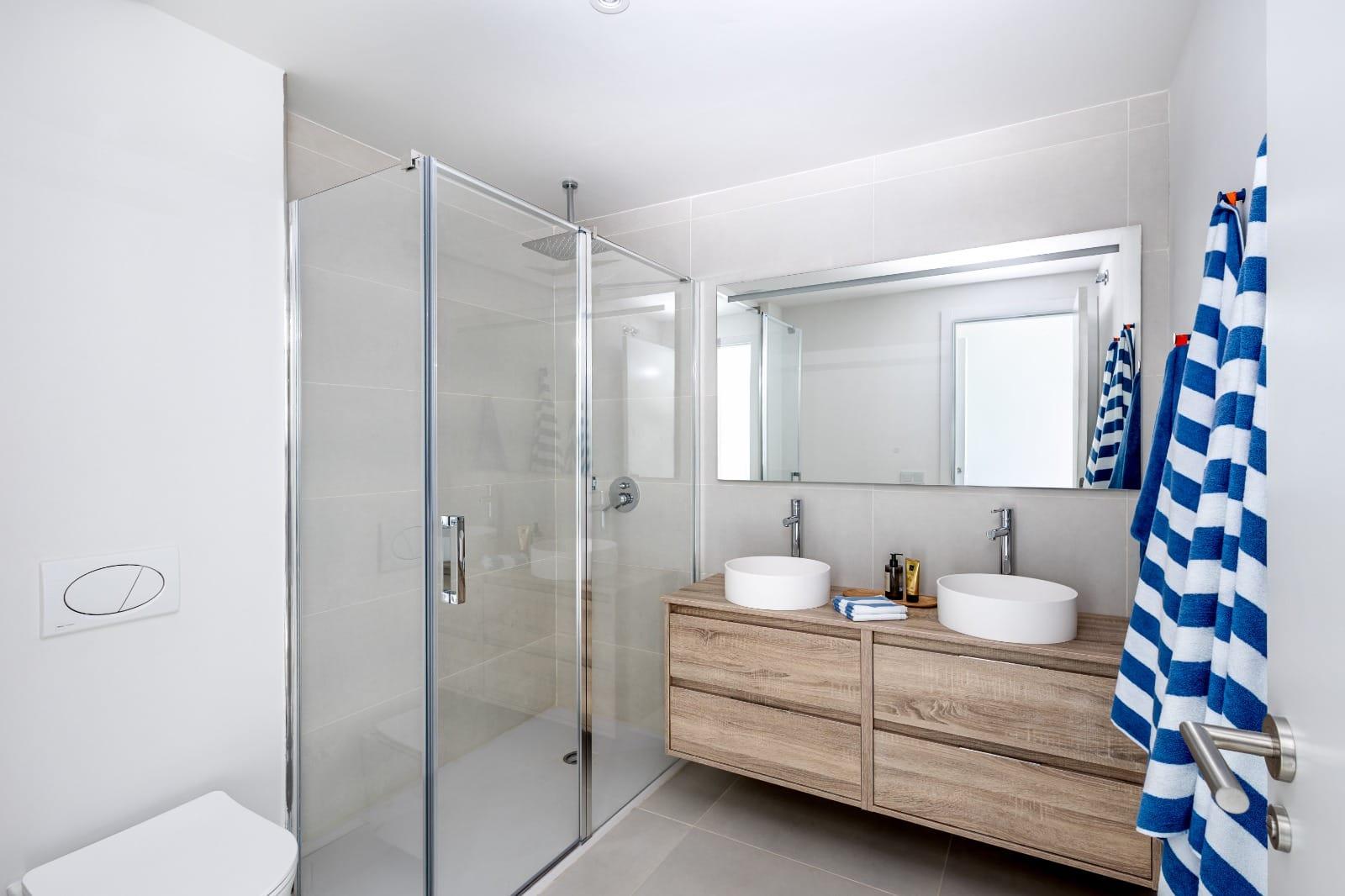 Imagen 22 Apartamento en venta en Fuengirola / Sobre avenida Fuengirola entre la Ap-7 y el mar.
