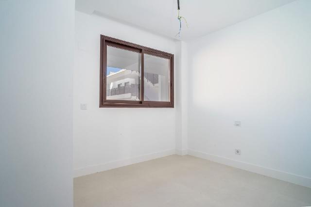 Imagen 13 Inmueble 305765 - Planta Baja en venta en Fuengirola / A minutos andando de la estación del Renfe Carbajal