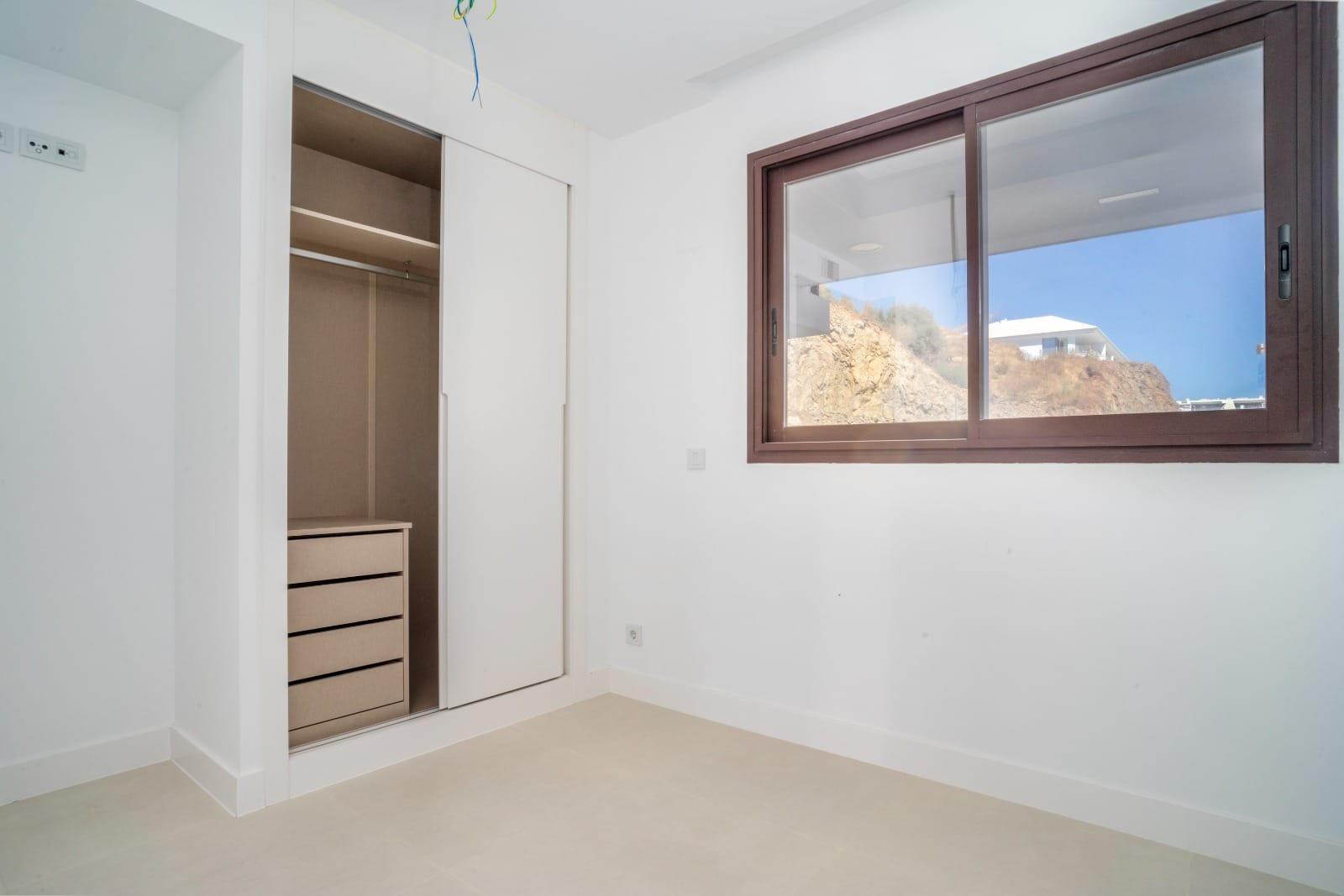 Imagen 19 Planta Baja en venta en Fuengirola / A minutos andando de la estación del Renfe Carbajal