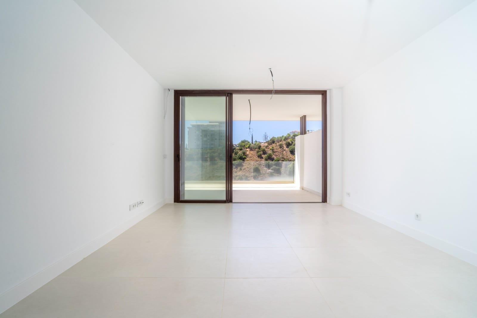 Imagen 21 Planta Baja en venta en Fuengirola / A minutos andando de la estación del Renfe Carbajal