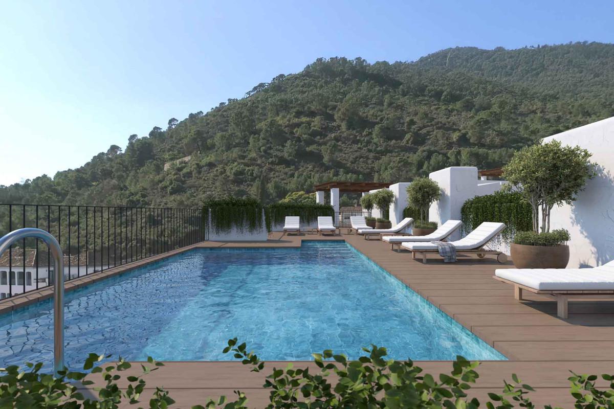 Imagen 2 Apartamento en venta en Benahavís / En el centro de Benahavis 