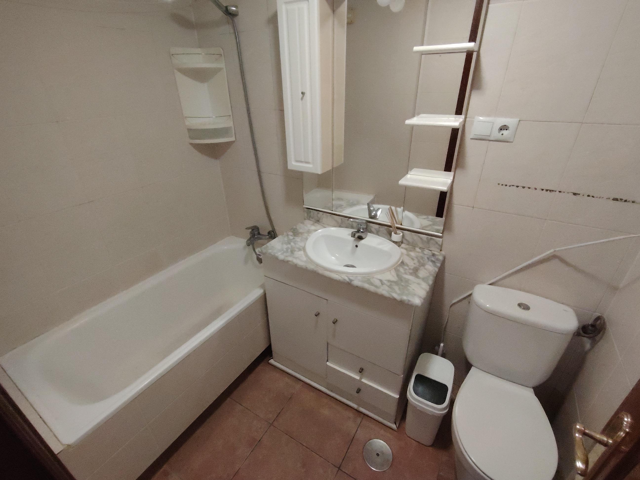 Imagen 10 Local Comercial en venta en Torremolinos / Cerca del centro de torremolinos